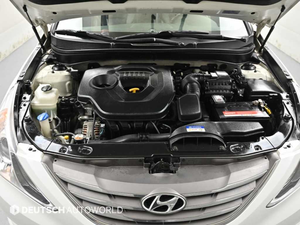 HYUNDAI Sonata - Vista 6