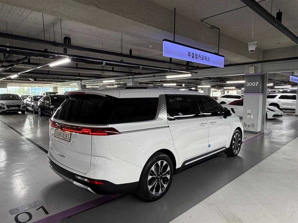 KIA Carnival - Vista 4