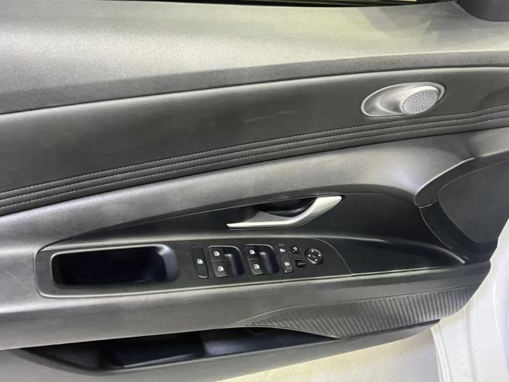 HYUNDAI Avante - Vista 7