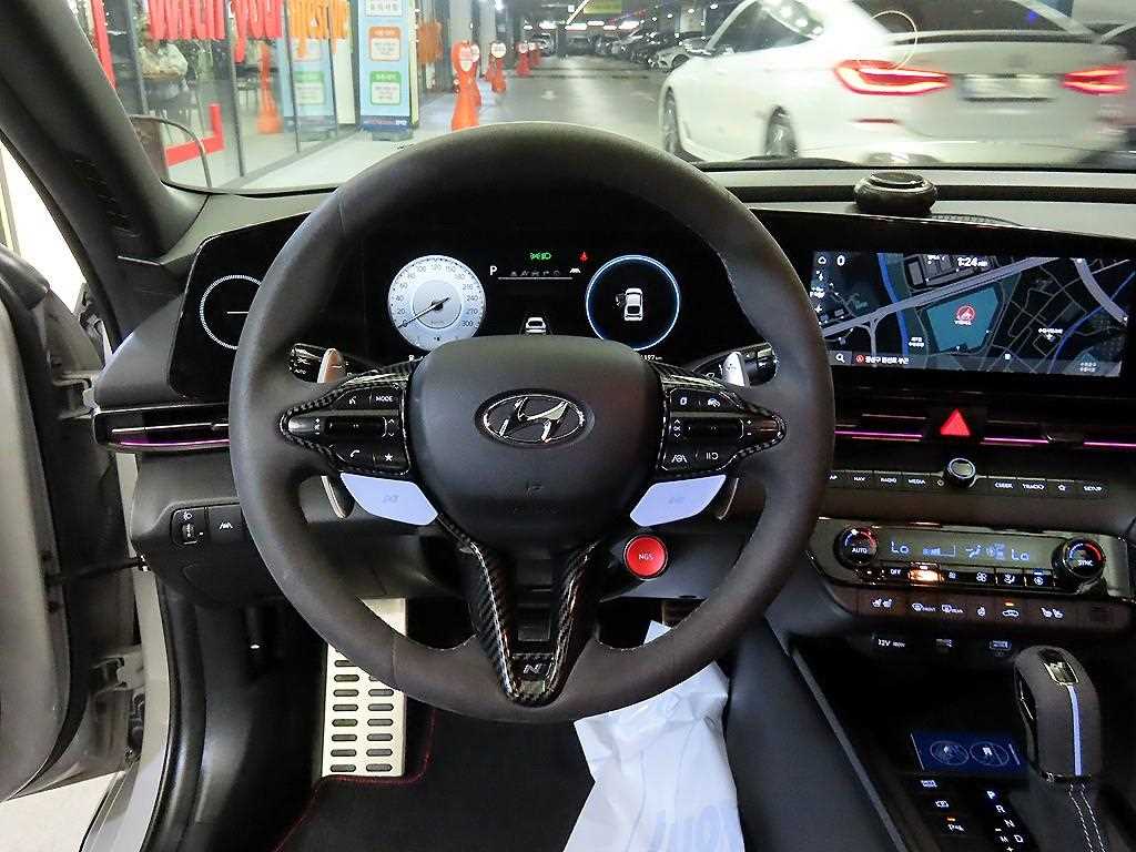 HYUNDAI Avante - Vista 8
