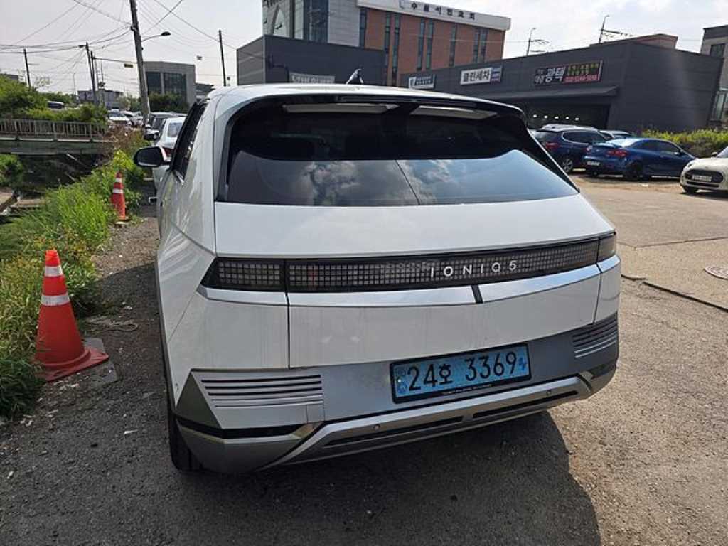 HYUNDAI Ioniq 5 - Vista 3