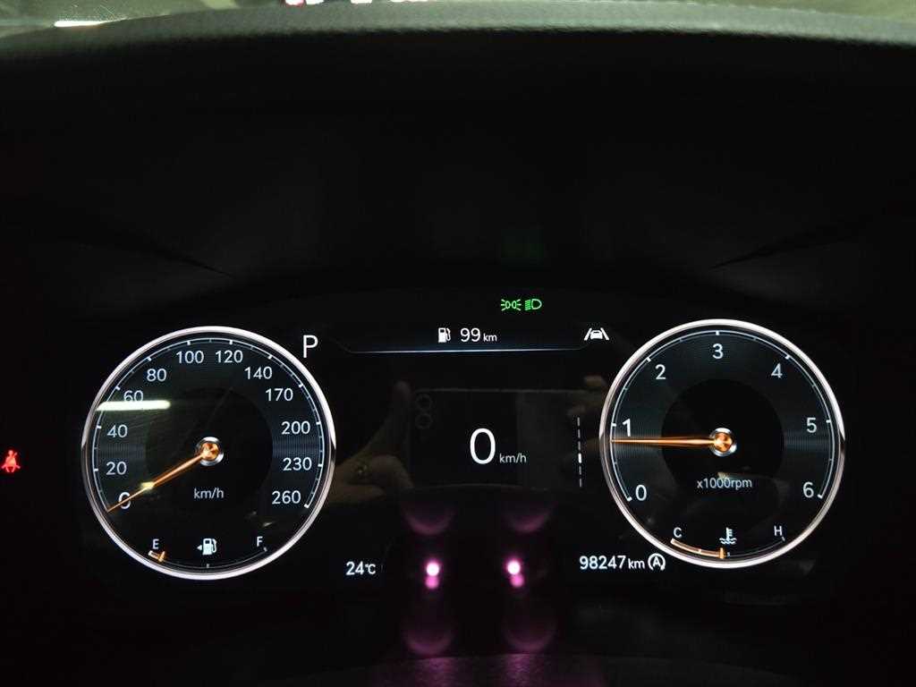 Genesis G70 - Vista 9