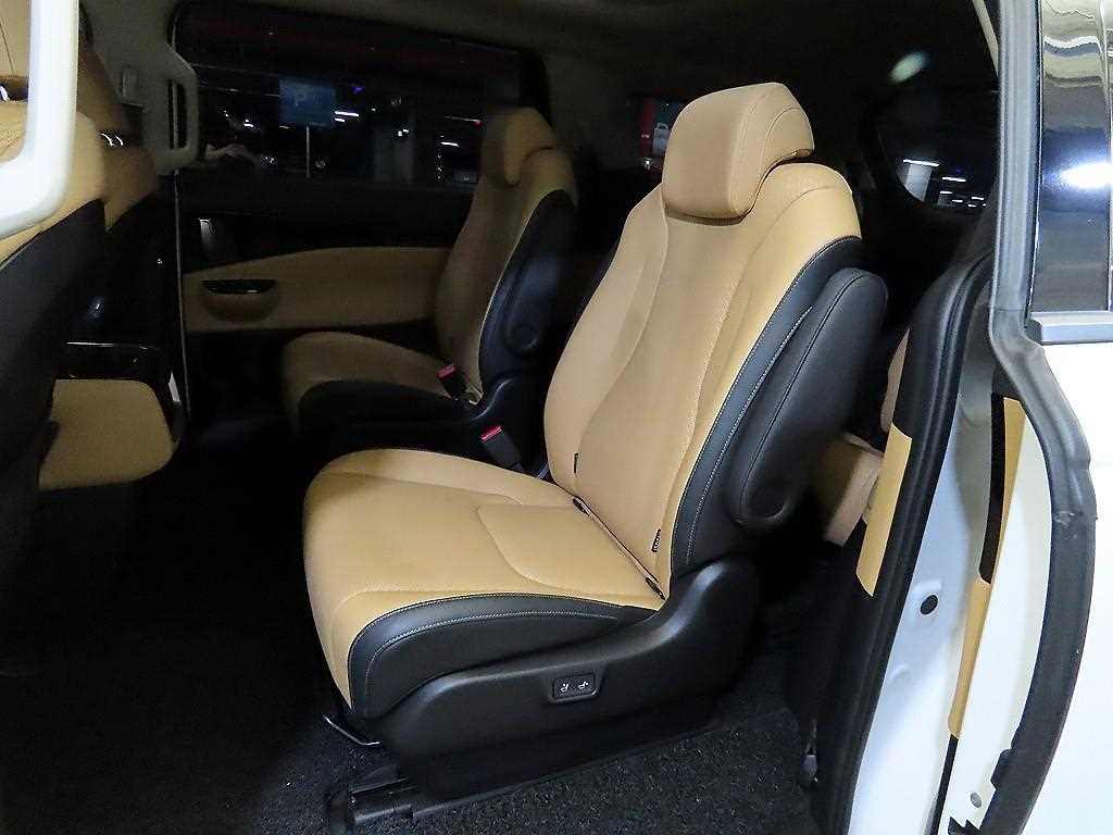 KIA Carnival - Vista 7