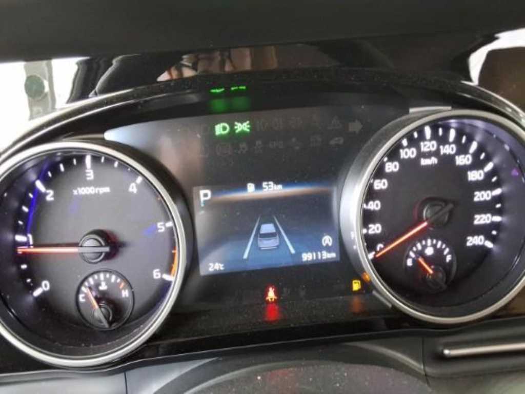 KIA Carnival - Vista 5