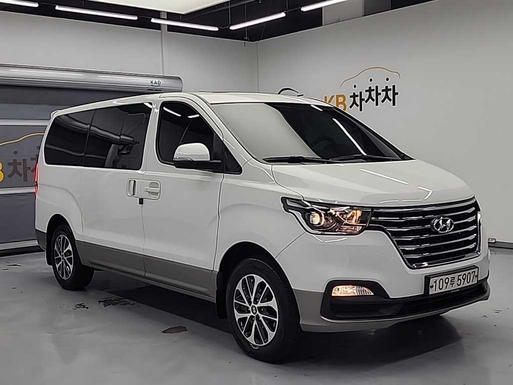 HYUNDAI Starex - Vista 4