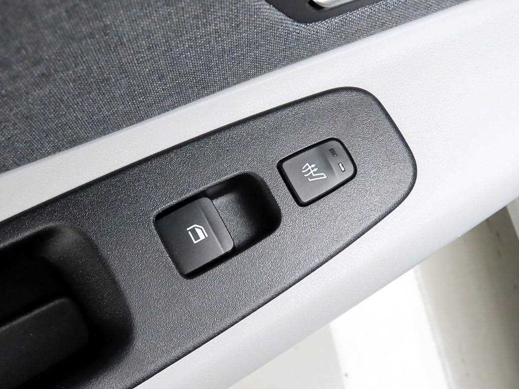 HYUNDAI Avante - Vista 12