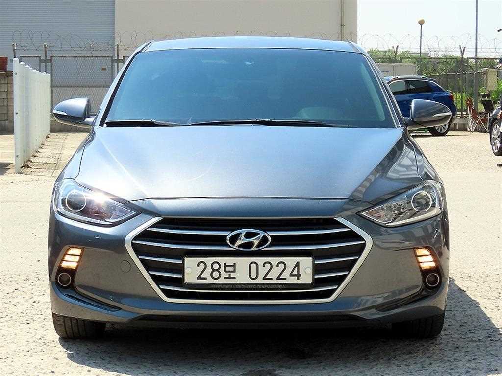 HYUNDAI Avante 2017 Gris - Importación desde Corea - HF Imports Iquique - Foto 1