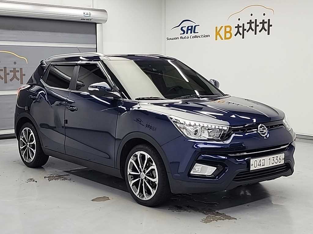 Ssangyong Tivoli - Vista 4
