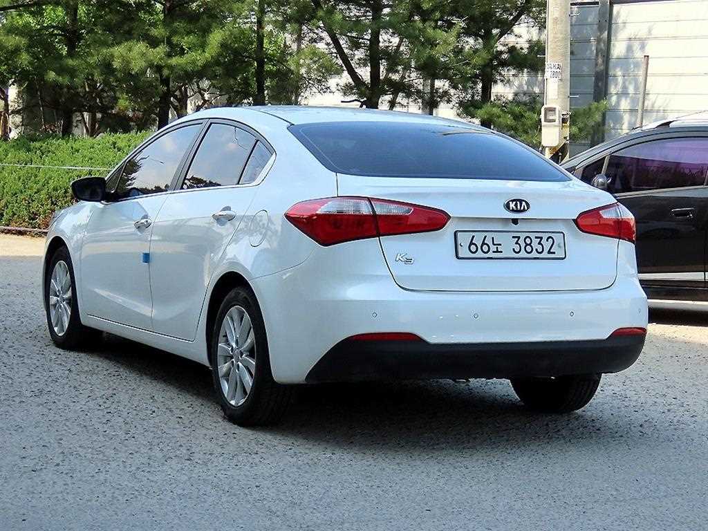 KIA K3 - Vista 3