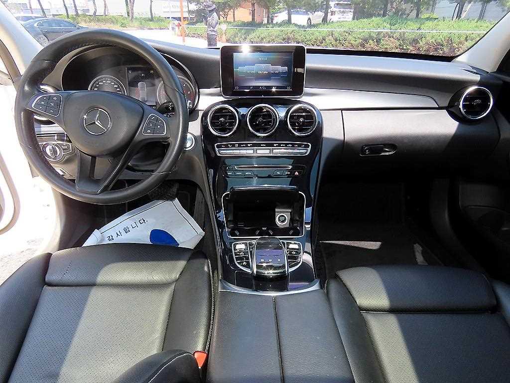 Mercedes Benz C Class - Vista 7