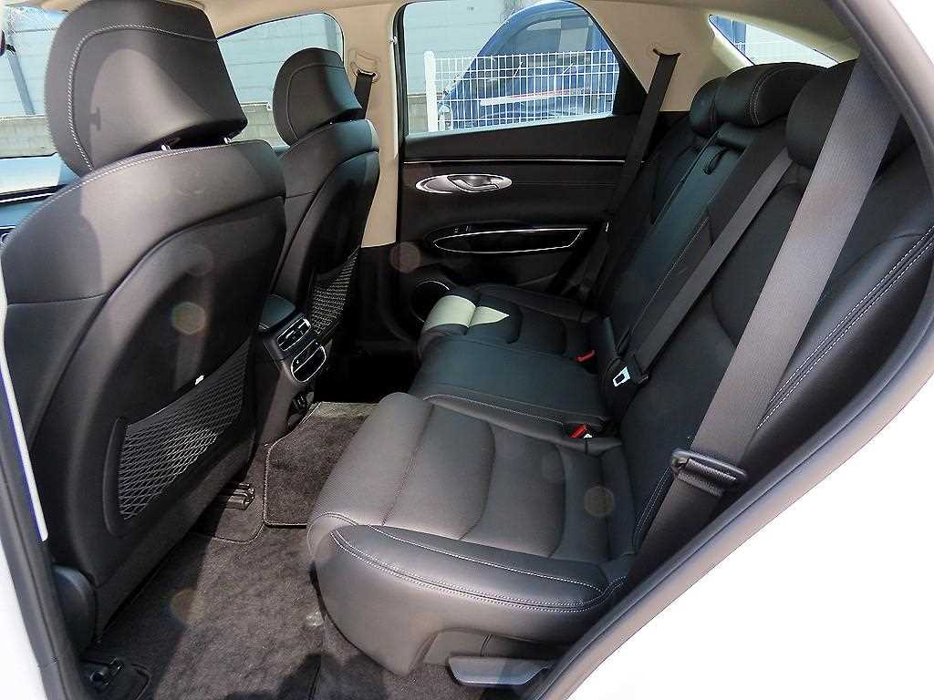Genesis GV70 - Vista 6