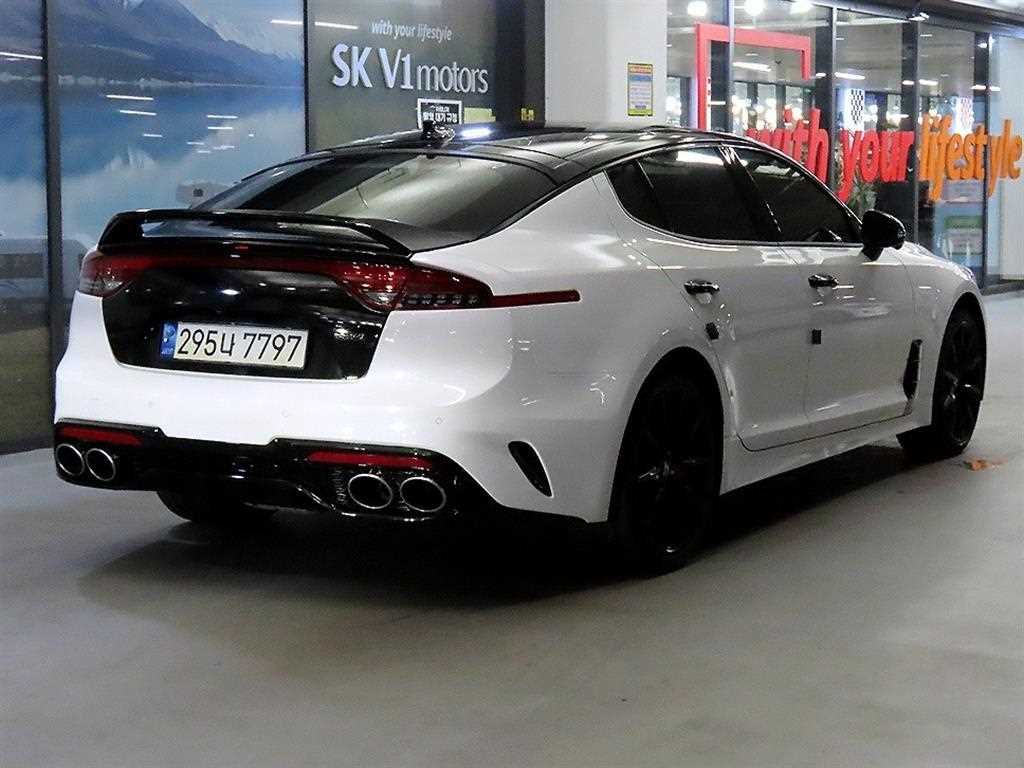 KIA Stinger - Vista 4