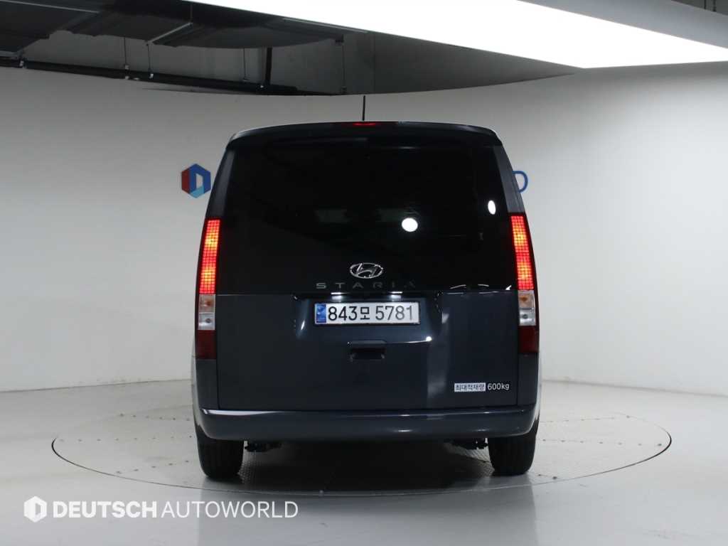 HYUNDAI Staria - Vista 4