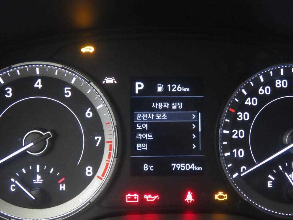 HYUNDAI Venue - Vista 8