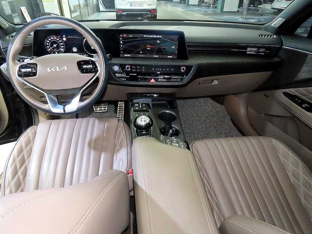 KIA K8 - Vista 10
