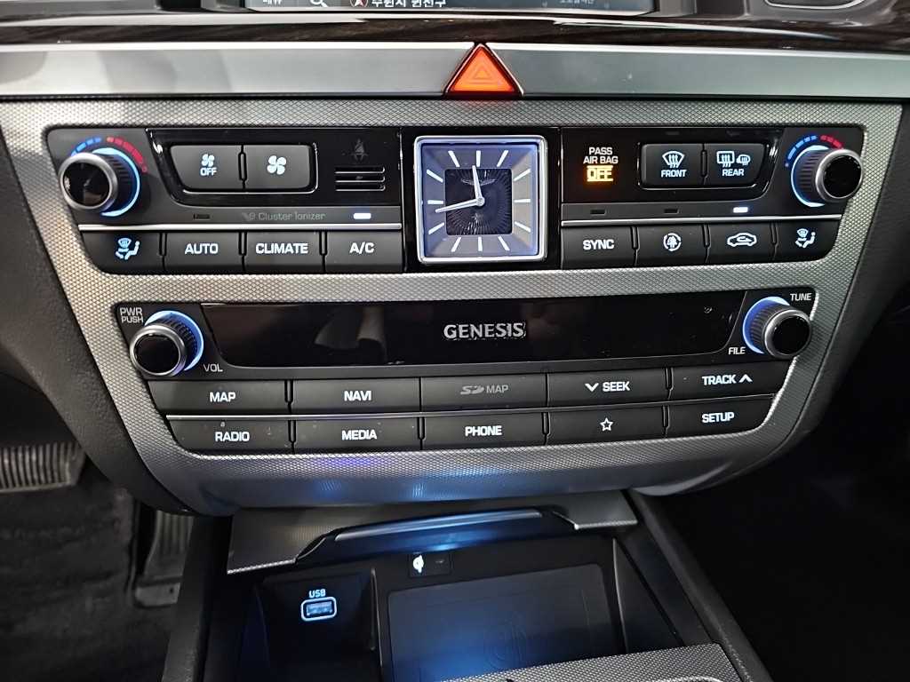 Genesis G80 - Vista 10