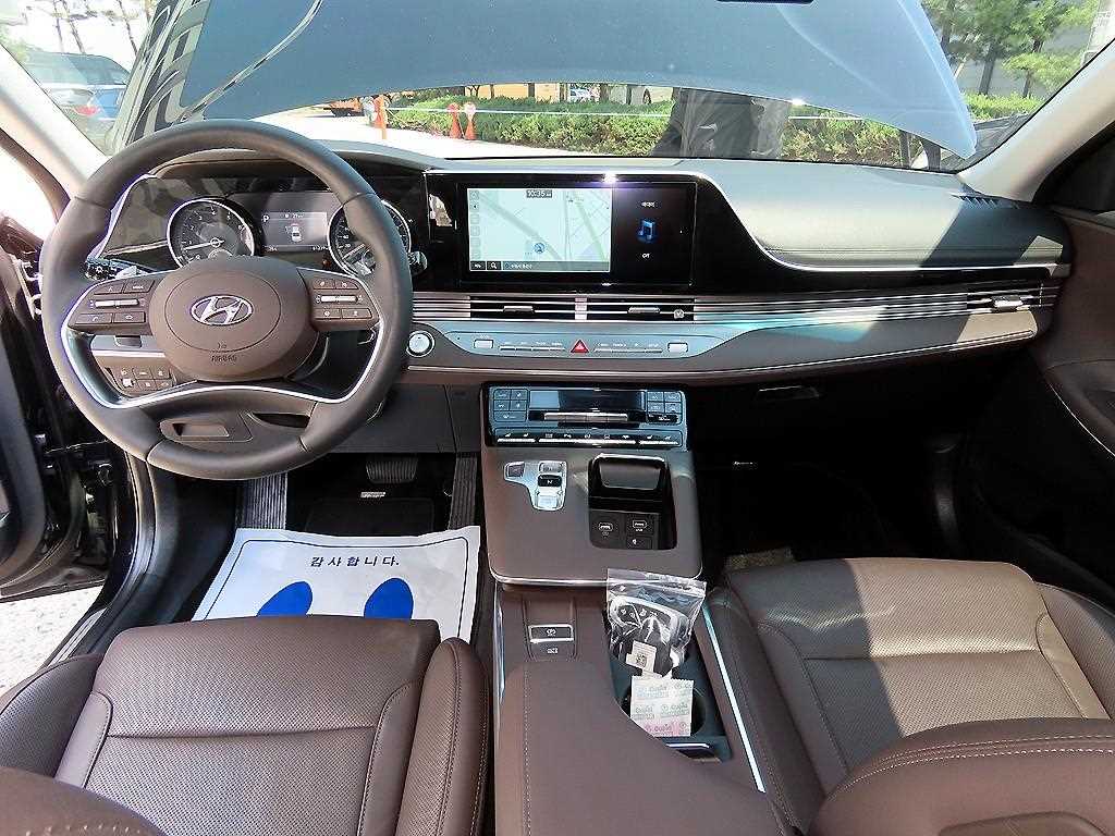 HYUNDAI Grandeur - Vista 7