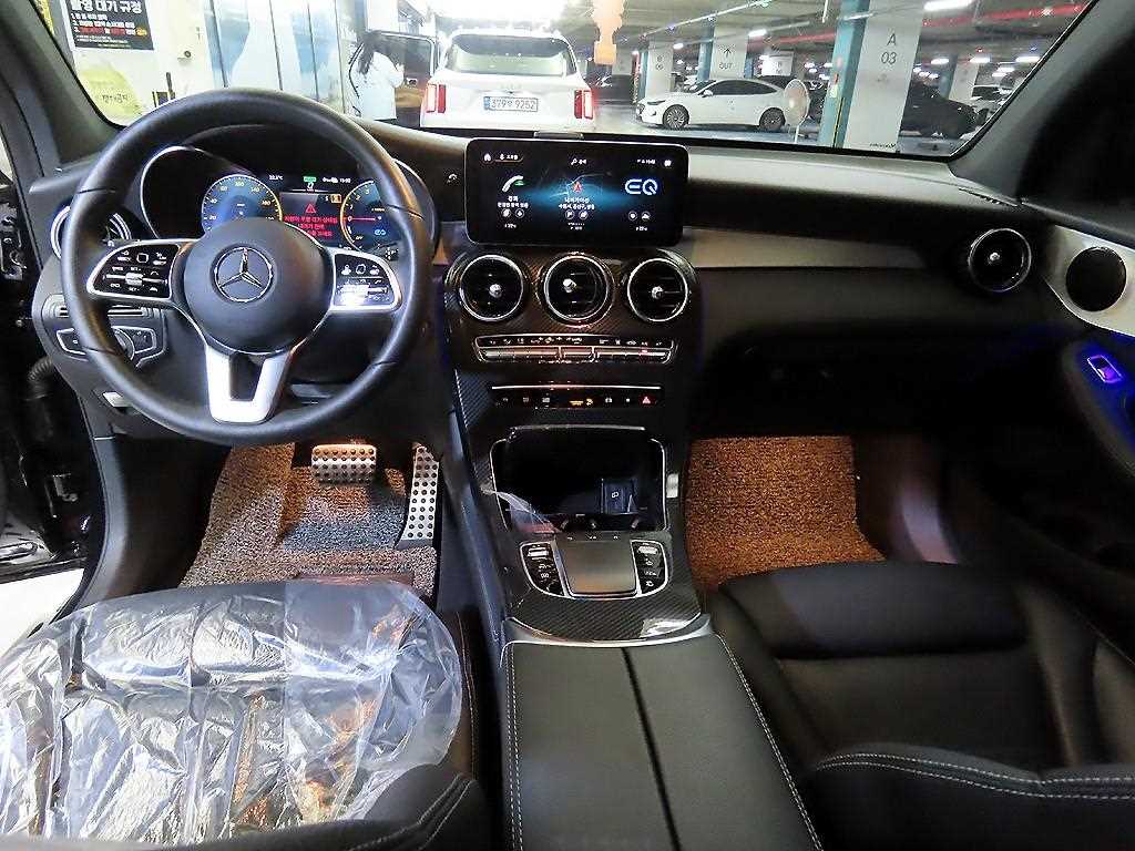 Mercedes Benz GLC Class - Vista 10