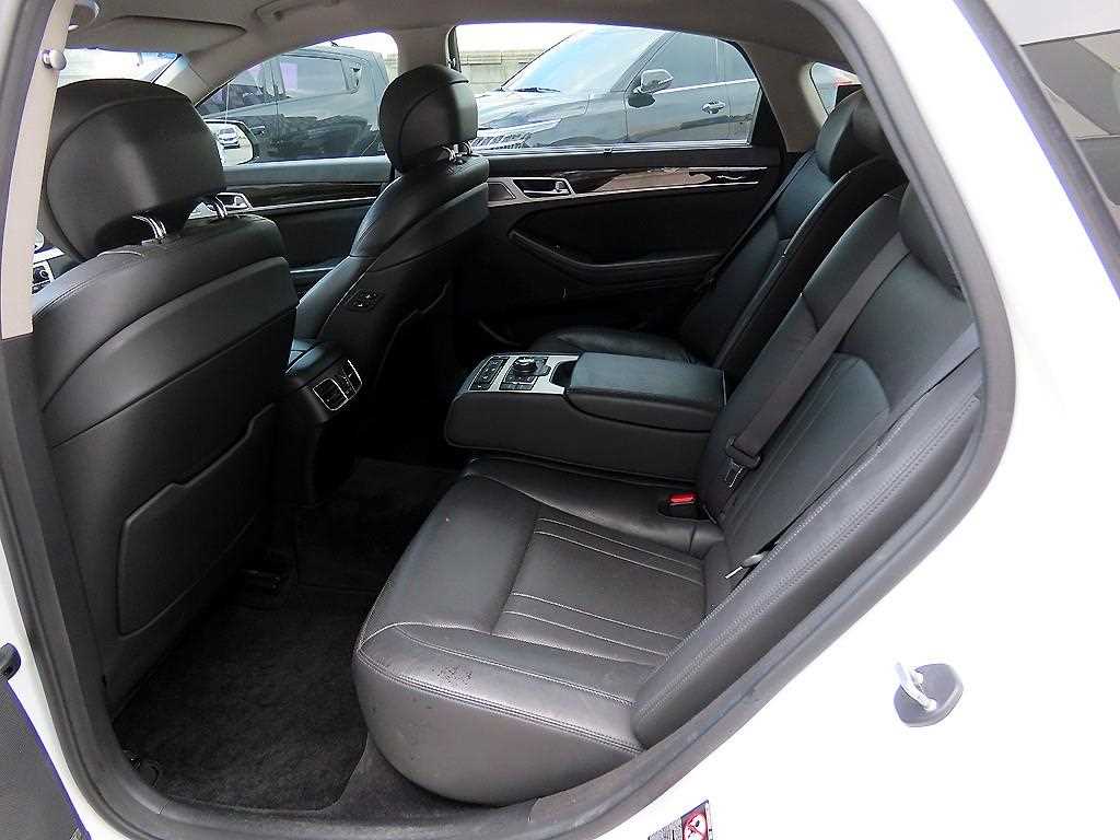 Genesis G80 - Vista 6