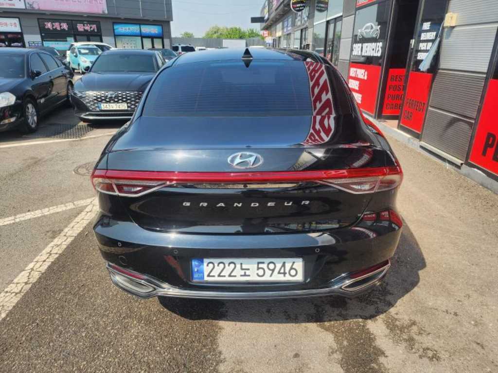 HYUNDAI Grandeur - Vista 5