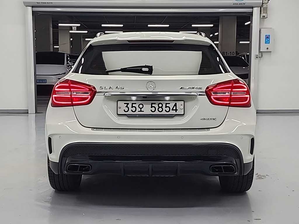 Mercedes Benz GLA Class - Vista 3