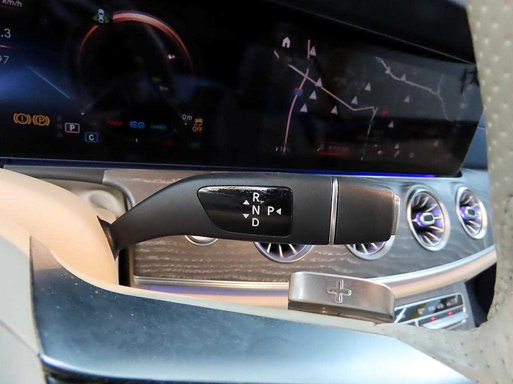 Mercedes Benz E class - Vista 10