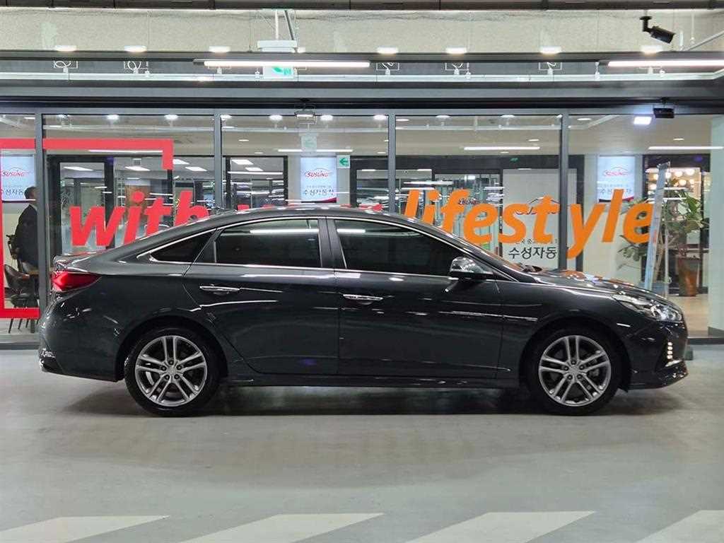 HYUNDAI Sonata - Vista 3