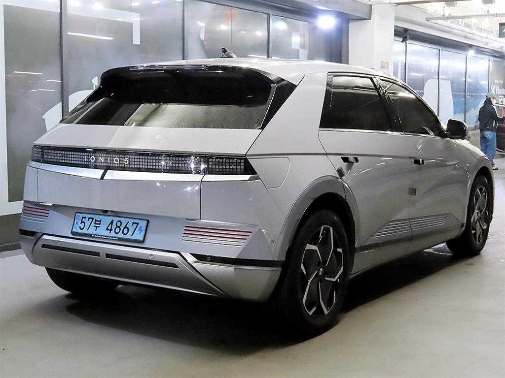 HYUNDAI Ioniq 5 - Vista 4