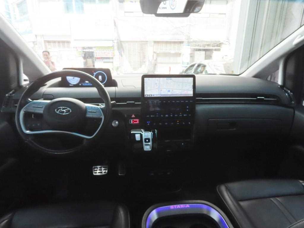 HYUNDAI Staria - Vista 7