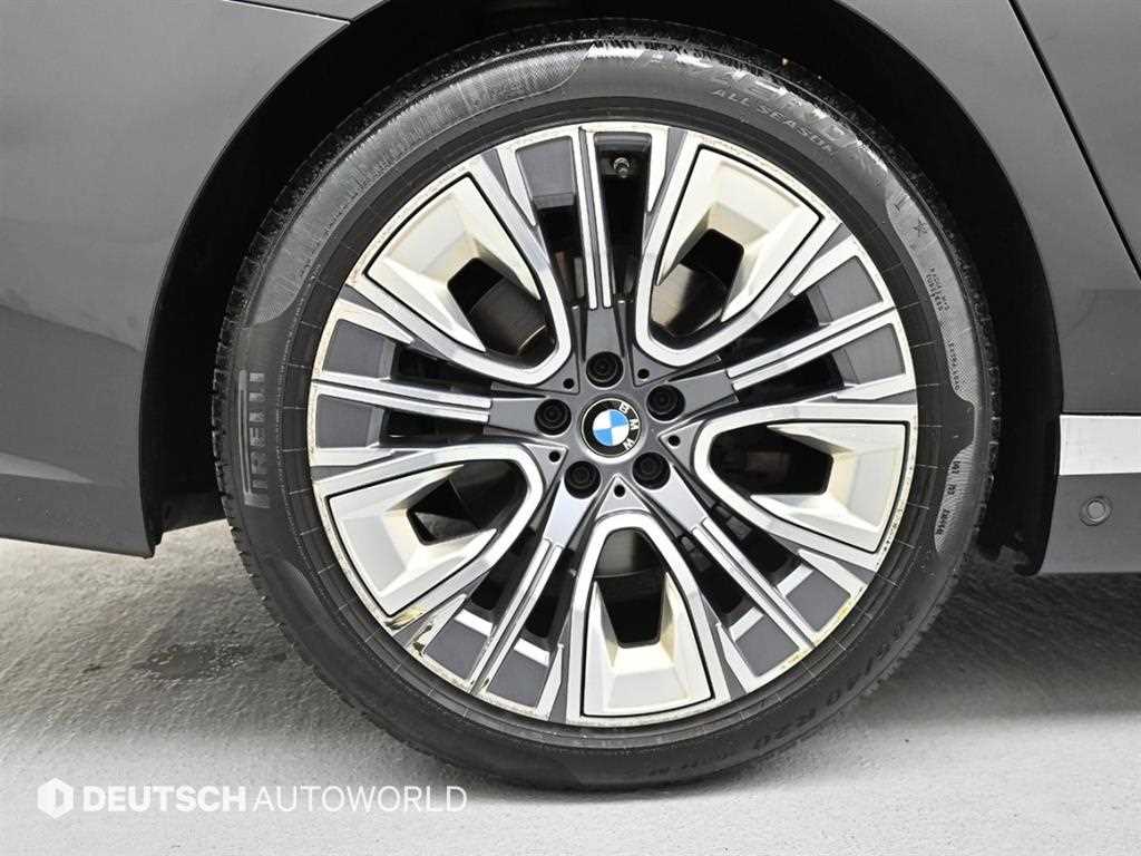 BMW 7 Series - Vista 5