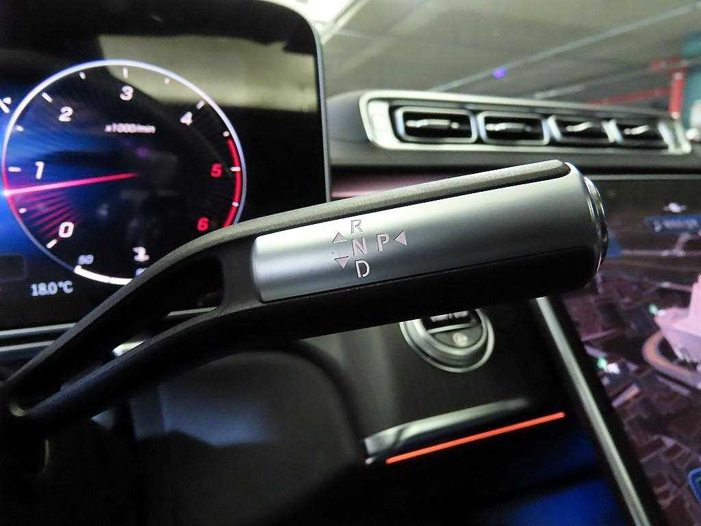 Mercedes Benz S Class - Vista 12