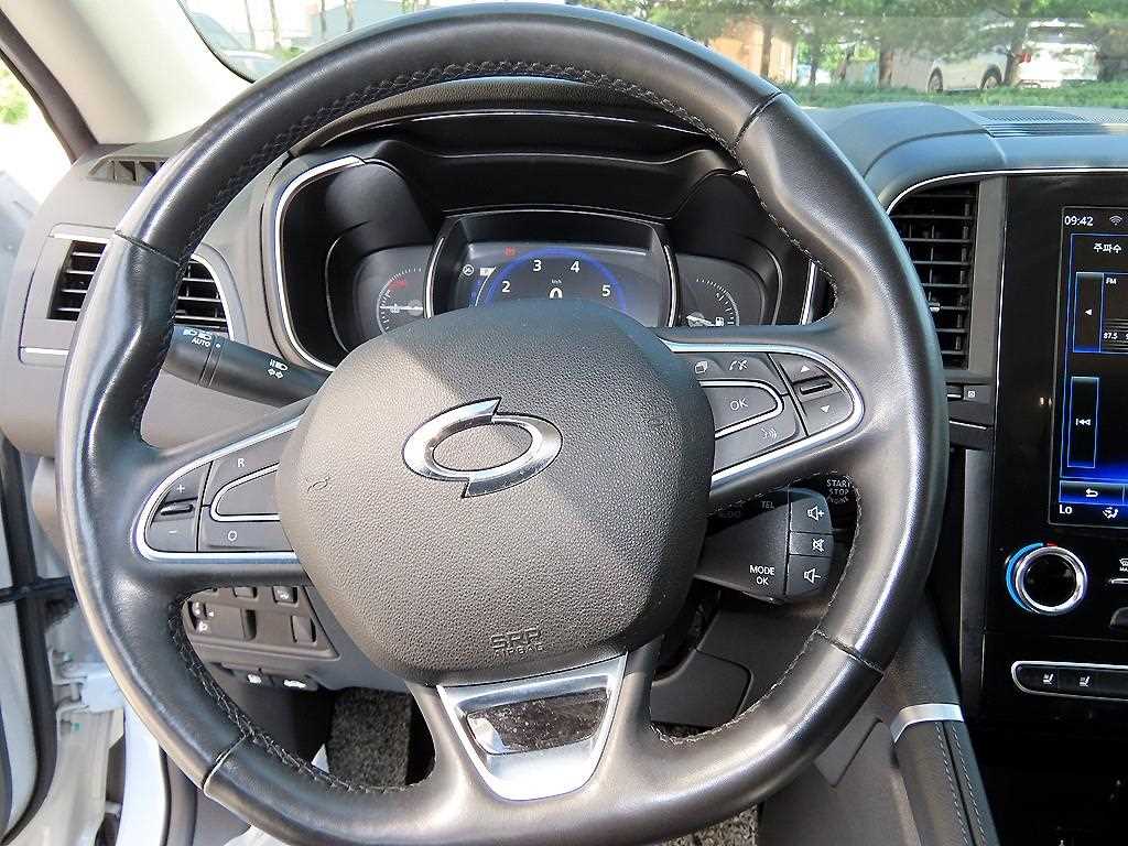 SAMSUNG QM6 - Vista 8