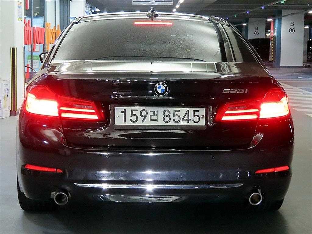 BMW 5 Series - Vista 5