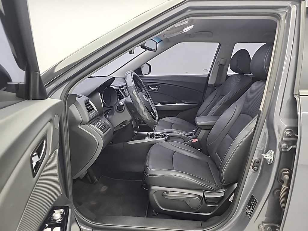 Ssangyong Tivoli - Vista 11