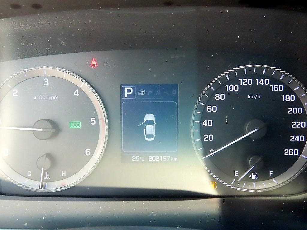 HYUNDAI Sonata - Vista 9