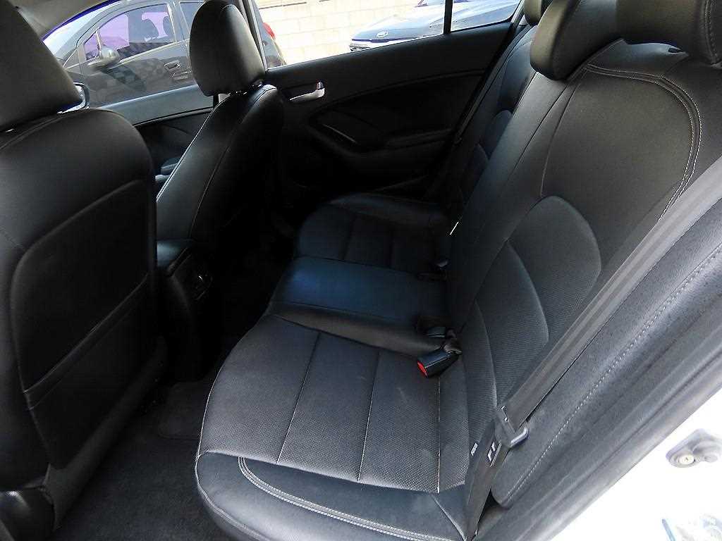 KIA K3 - Vista 6