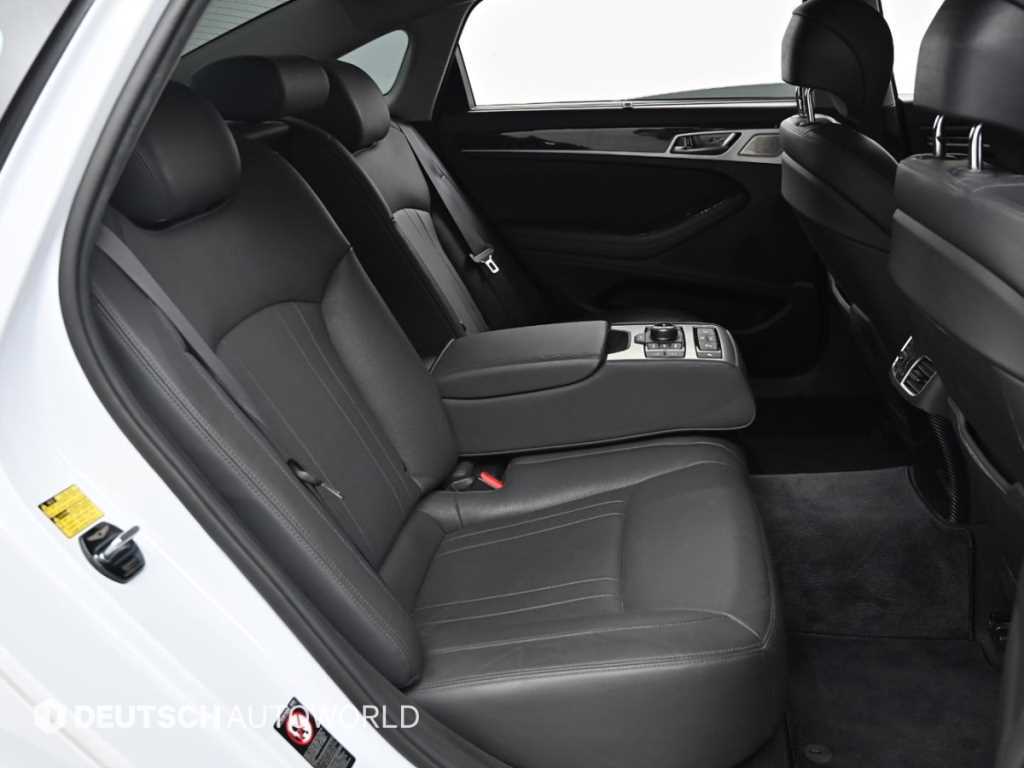 Genesis G80 - Vista 12