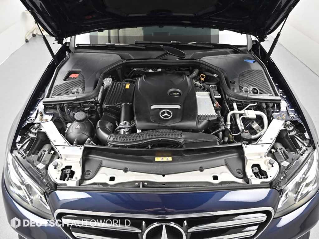 Mercedes Benz E class - Vista 6