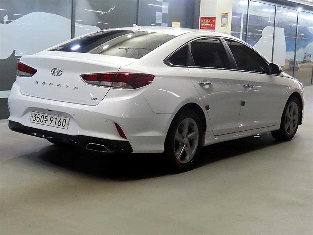 HYUNDAI Sonata - Vista 4