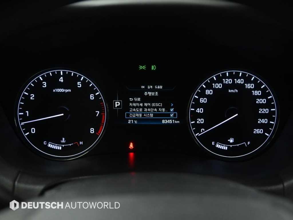 HYUNDAI Genesis - Vista 8