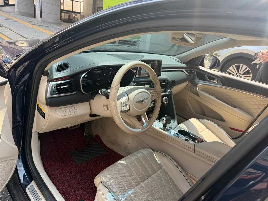 Genesis G70 - Vista 4
