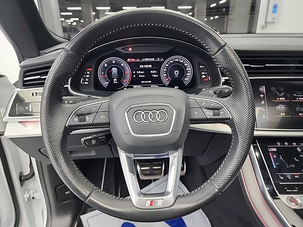 Audi Q8 - Vista 9