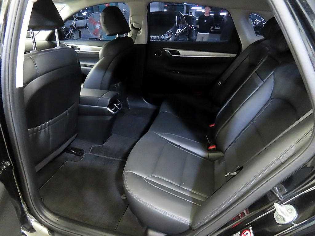 HYUNDAI Grandeur - Vista 7