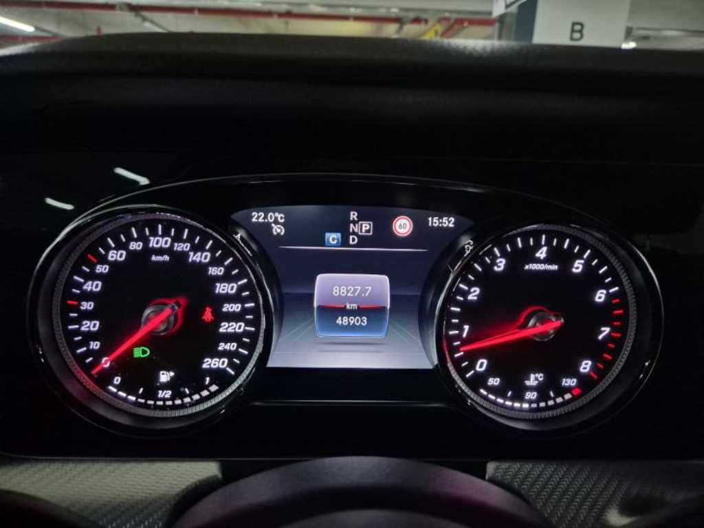 Mercedes Benz E class - Vista 5