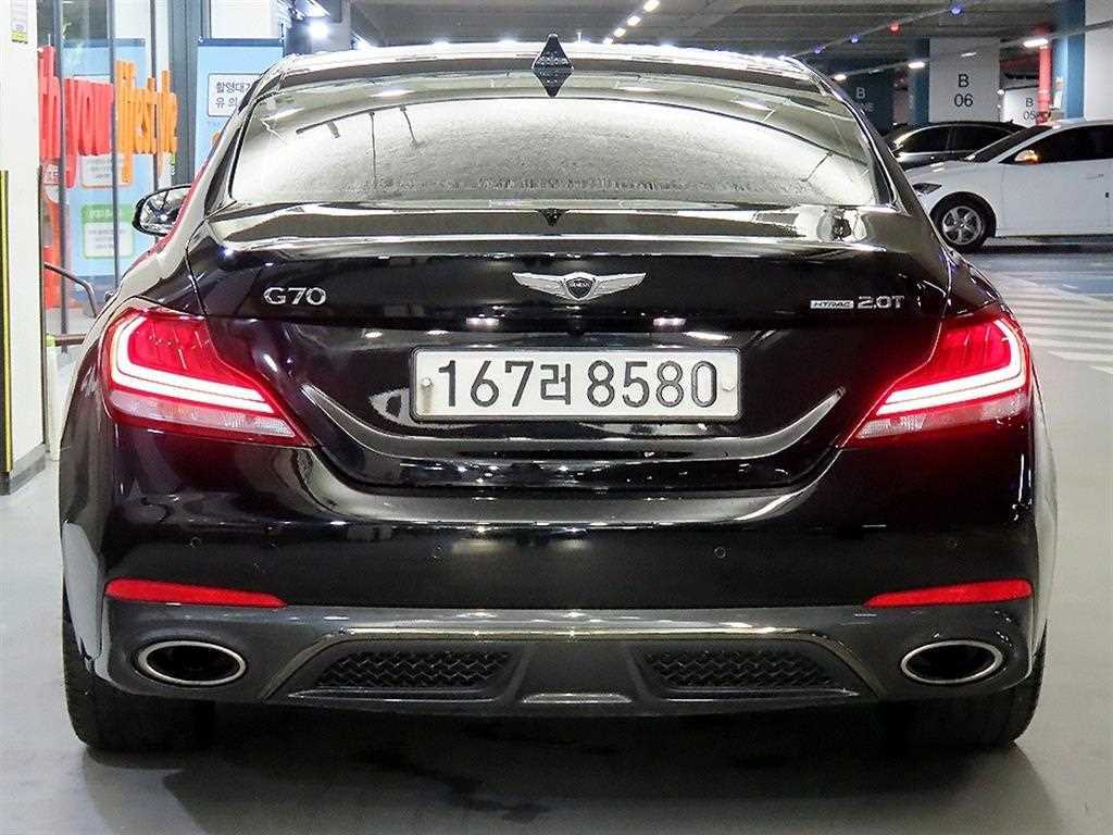 Genesis G70 - Vista 5