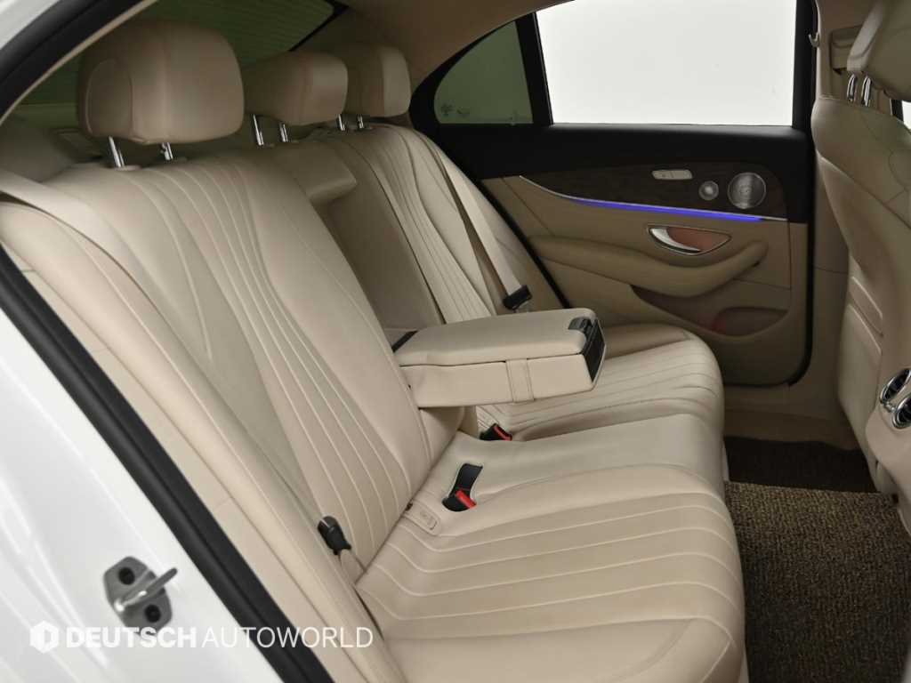 Mercedes Benz E class - Vista 11