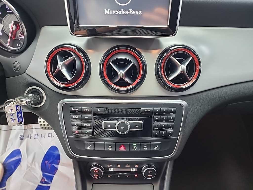 Mercedes Benz GLA Class - Vista 10