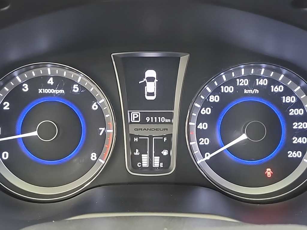 HYUNDAI Grandeur - Vista 6