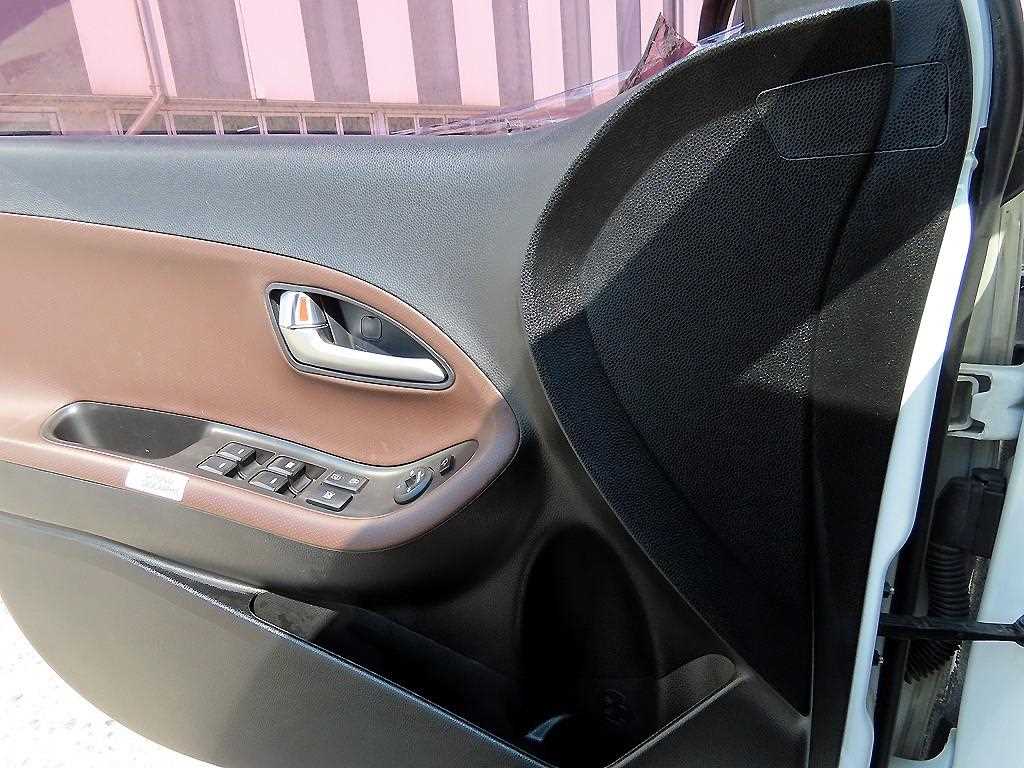 KIA Morning - Vista 11