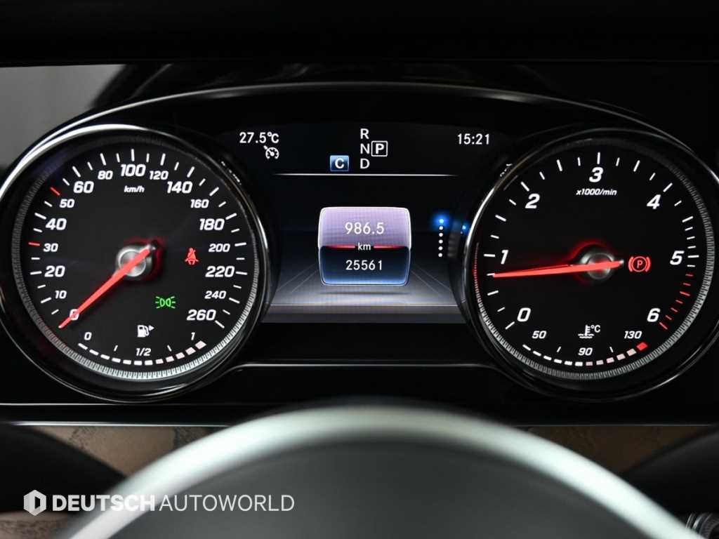 Mercedes Benz E class - Vista 8